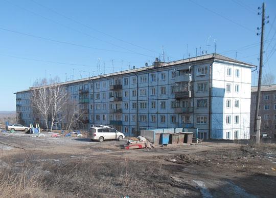 Соседний Тайшет по стоимости жилья уже давно догнал Красноярск. В Бирюсинске квартиру всё ещё можно купить по весьма либеральной цене.